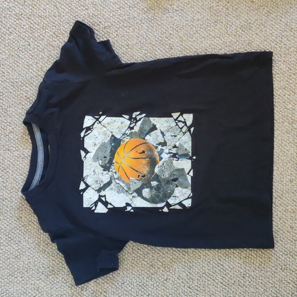 6 Kids Tees - Picture 3 of 7